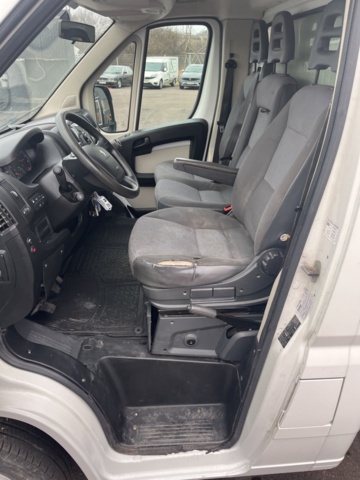 1205594-25 Van Peugeot Boxer Chassis Cab 335 2.2 HDi Manual, 150hp, 2013