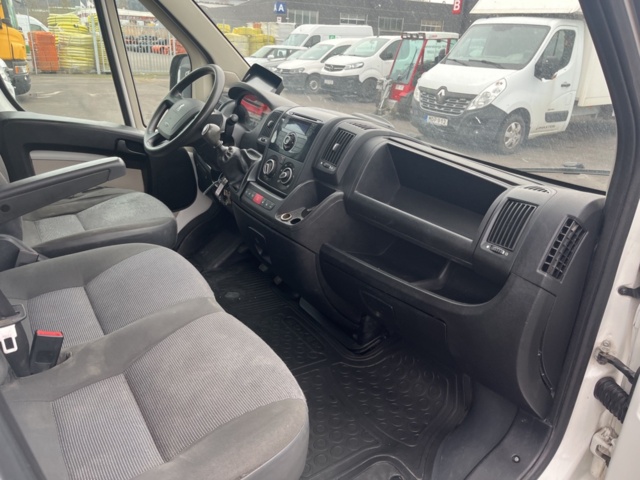 1205594-30 Van Peugeot Boxer Chassis Cab 335 2.2 HDi Manual, 150hp, 2013