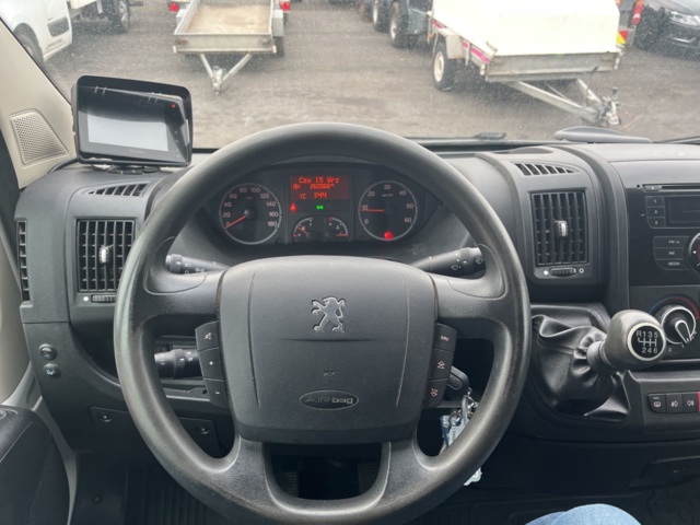 1205594-35 Van Peugeot Boxer Chassis Cab 335 2.2 HDi Manual, 150hp, 2013