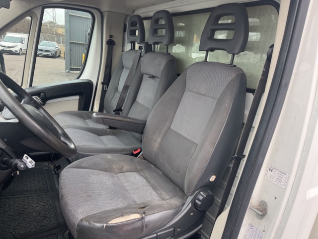 1205594-26 Van Peugeot Boxer Chassis Cab 335 2.2 HDi Manual, 150hp, 2013