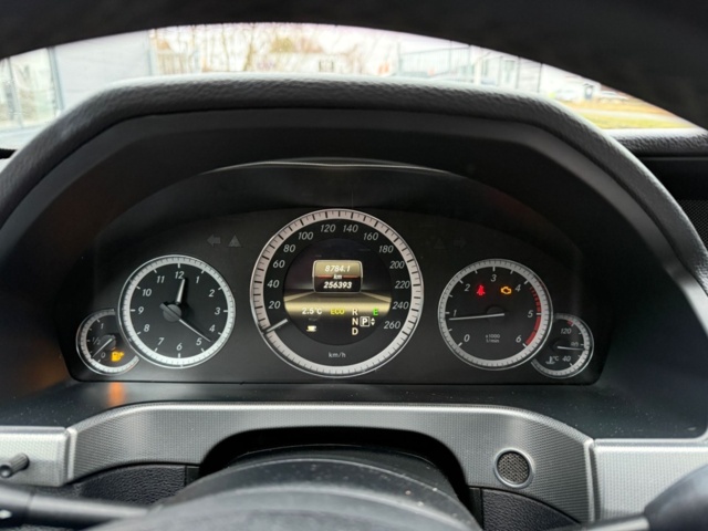 482058-18 Mercedes-Benz E 220 CDI BlueEFFICIENCY 7G-Tronic Plus, 170hp, 2013