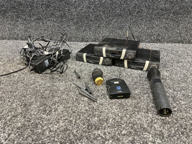 1288303-1 AKG SR4000 Stationary Receiver (3 pcs) + PT4500 + microphone HT4000 + AKG C 535 WL1