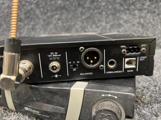 1288303-4 AKG SR4000 Stationary Receiver (3 pcs) + PT4500 + microphone HT4000 + AKG C 535 WL1