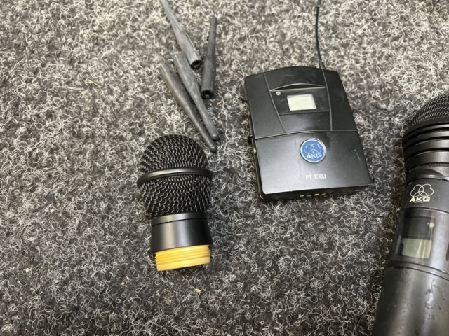 1288303-7 AKG SR4000 Stationary Receiver (3 pcs) + PT4500 + microphone HT4000 + AKG C 535 WL1