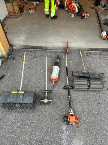 1169354-1 Stihl KM 130 R with tools