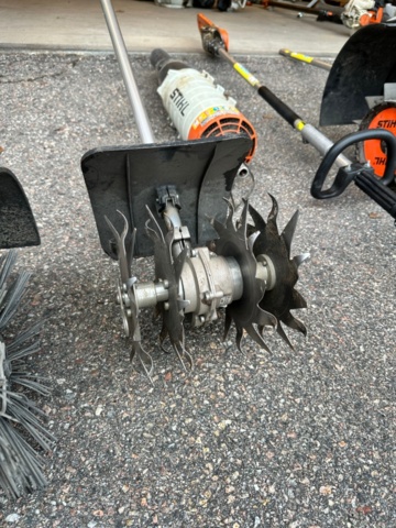 1169354-5 Stihl KM 130 R with tools