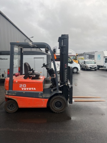 1245150-4 Electric forklift Toyota FBM 20 -1997