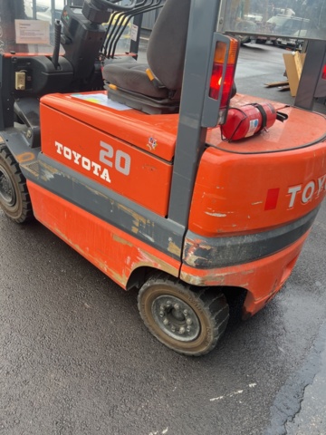 1245150-7 Electric forklift Toyota FBM 20 -1997