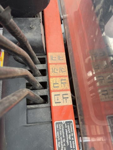 1245150-15 Electric forklift Toyota FBM 20 -1997