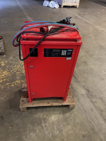 1245150-24 Electric forklift Toyota FBM 20 -1997