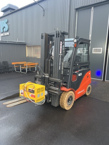 1245151-1 Electric forklift with charger - Noblelift FE4P25N -2022