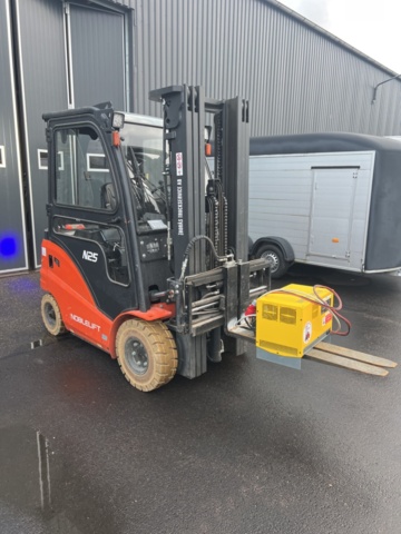 1245151-3 Electric forklift with charger - Noblelift FE4P25N -2022