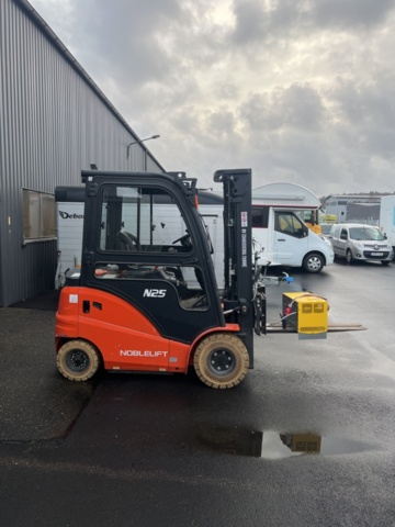 1245151-4 Electric forklift with charger - Noblelift FE4P25N -2022