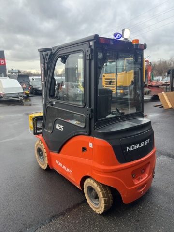 1245151-7 Electric forklift with charger - Noblelift FE4P25N -2022