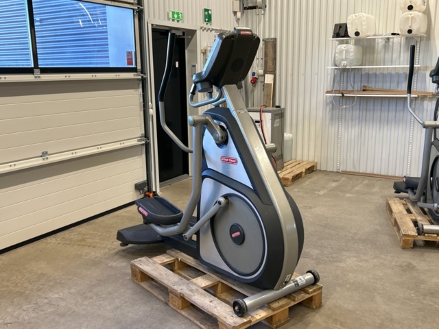 1249346-2 Crosstrainer Star Trac -2008