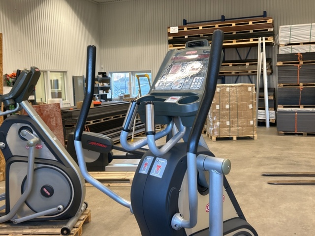 1249346-4 Crosstrainer Star Trac -2008