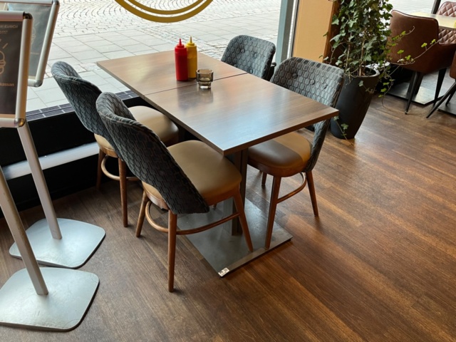 1255138-5 Restaurant furniture - tables and chairs