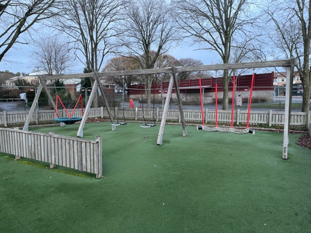 1293643-1 Swing set 4 swings, Slottsbro/Kompan