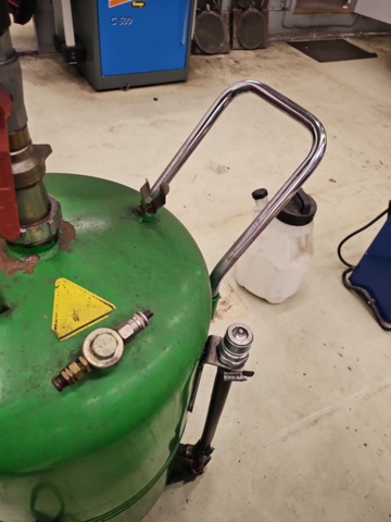 1293724-2 Waste oil cart