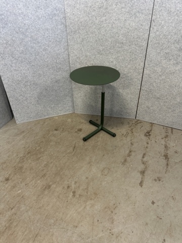 1294335-3 Materia "Hopper" side table, raise or lower