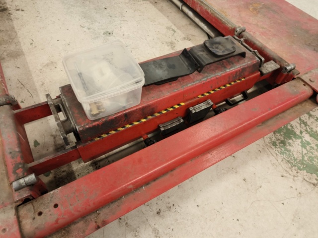 1267428-5 4-pillar lift Stone lift Major 430 -4000Kg