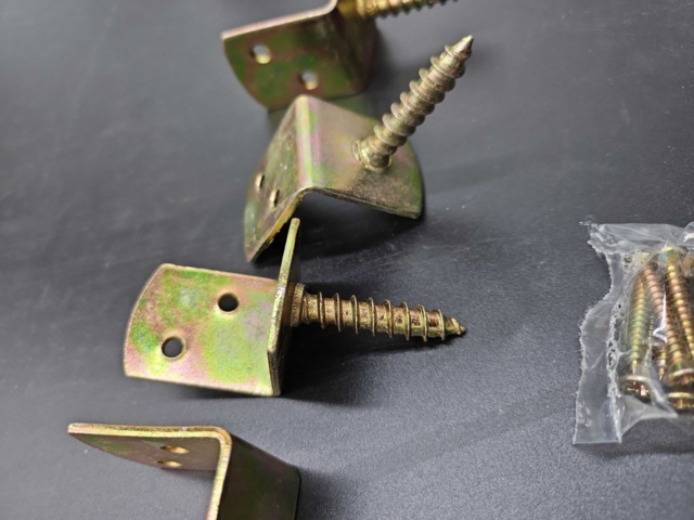 1298796-5 30 pcs 4-pack L-brackets - Shipping included