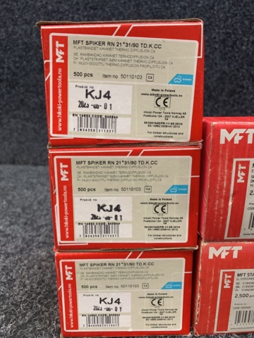 1299117-2 About 14,000 diving spikes & comb, MFT