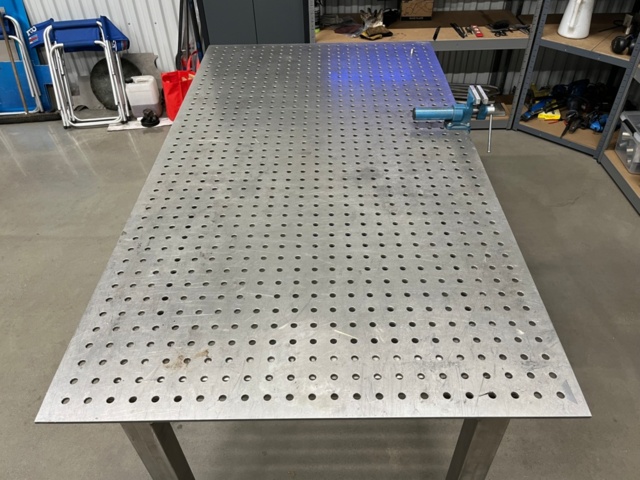 1255196-3 Metal assembly table