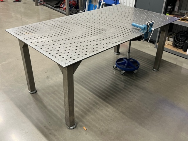 1255196-4 Metal assembly table