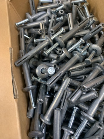 1299512-4 3 pcs Packs Expander nail 6.5x38mm, Grabber