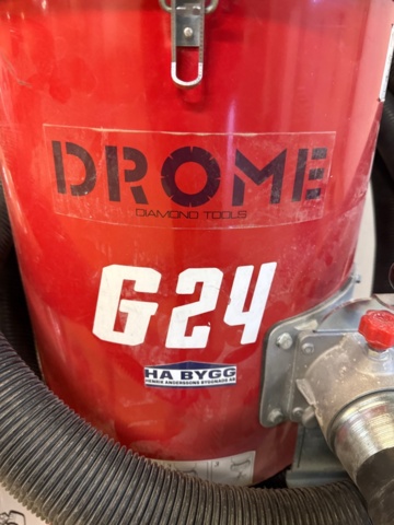 1299711-2 Vacuum cleaner with assorted accessories - Drome G24 -2022