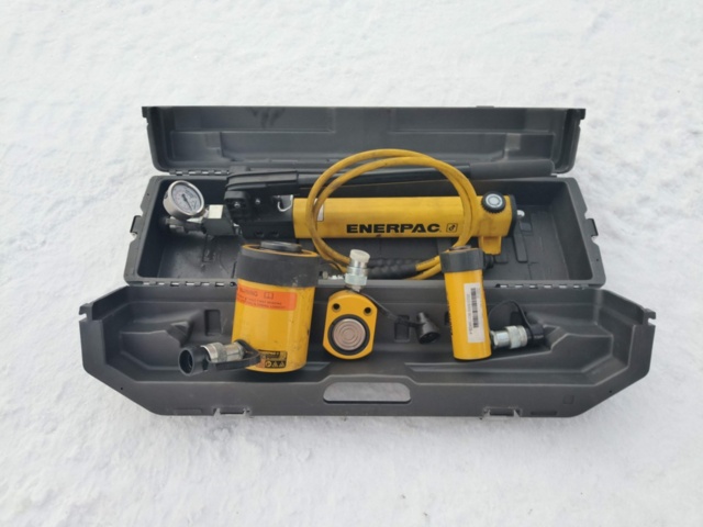 1267456-1 Portopower Enerpac P392 including accessories