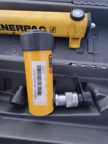 1267456-9 Portopower Enerpac P392 including accessories