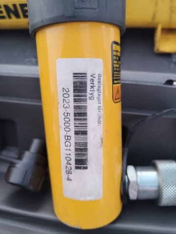 1267456-10 Portopower Enerpac P392 including accessories
