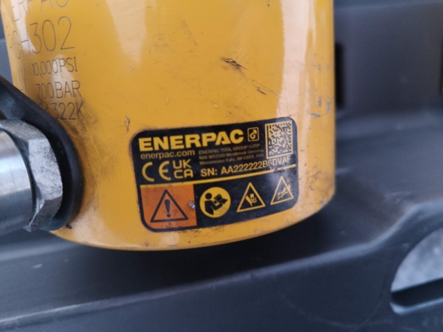 1267456-15 Portopower Enerpac P392 including accessories