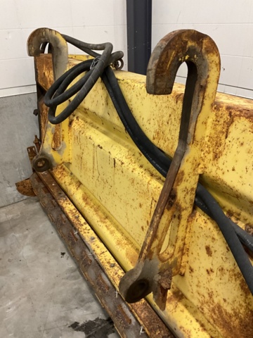 1197995-3 Sand bucket with large BM attachment