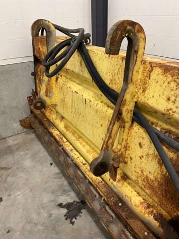 1197995-8 Sand bucket with large BM attachment