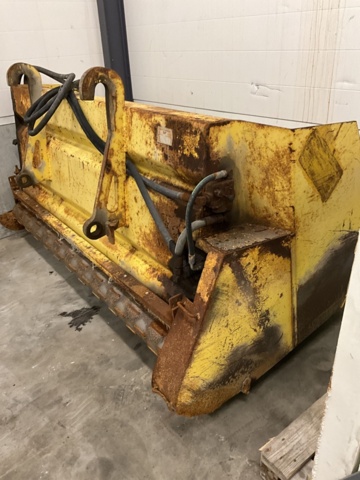 1197995-9 Sand bucket with large BM attachment