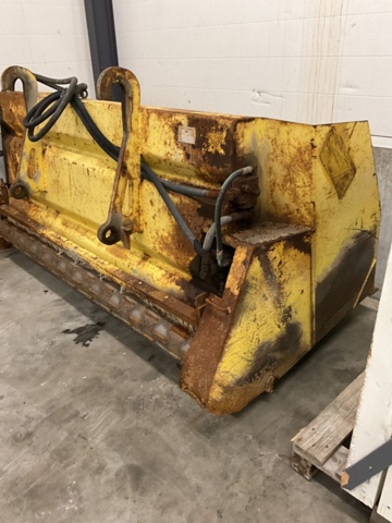 1197995-12 Sand bucket with large BM attachment