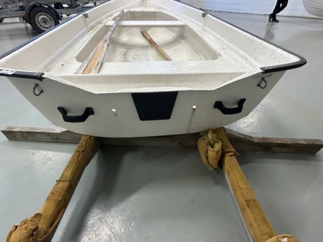 1289878-8 Rowing boat Cremo 385R