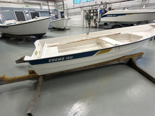 1289878-11 Rowing boat Cremo 385R