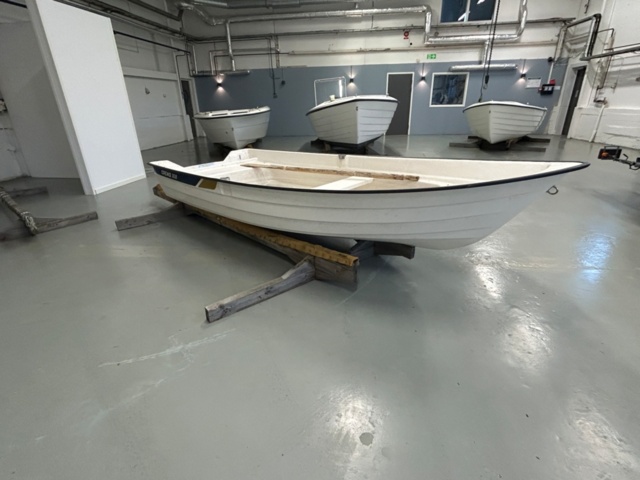 1289878-12 Rowing boat Cremo 385R