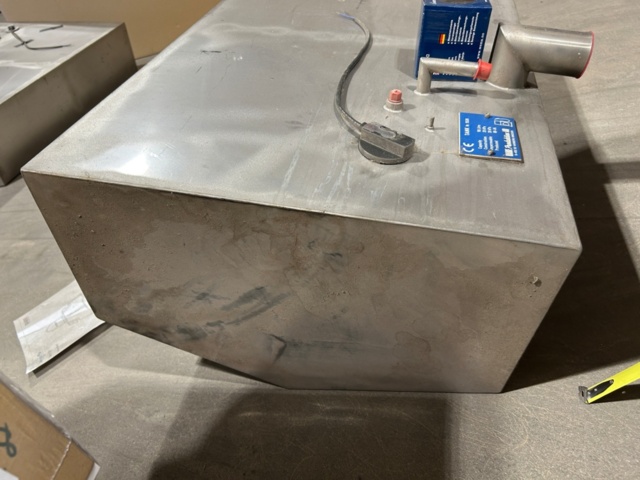 1289870-3 Fuel tank boat Habe 110 L