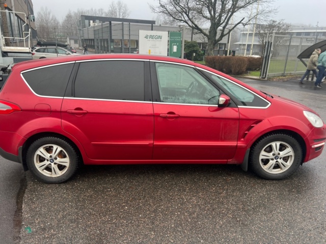486317-5 Ford S-Max 2.0 TDCi Powershift, 140hp, 2015
