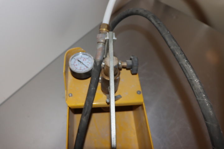 1174074-3 Test pressure pump Rems