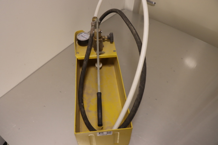 1174074-4 Test pressure pump Rems