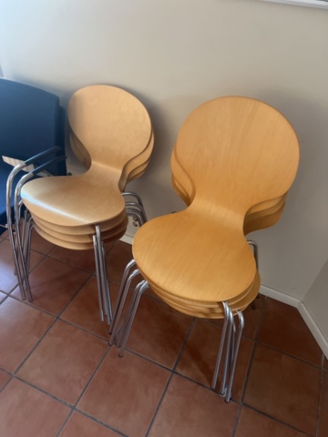 1278105-7 Samling med diverse möbler, inredning och köksgeråd