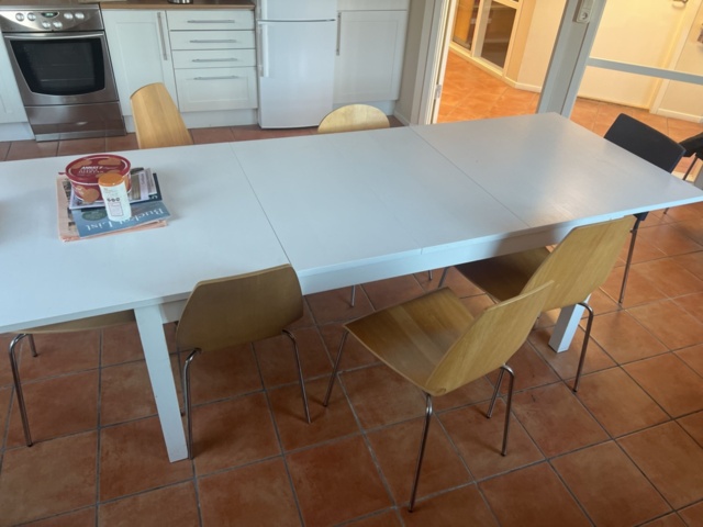 1278105-15 Samling med diverse möbler, inredning och köksgeråd