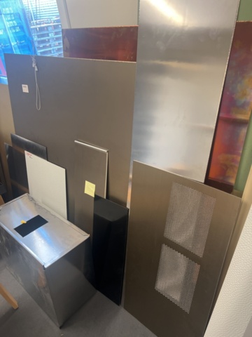 1278106-10 Rum med diverse testprodukter och möbler