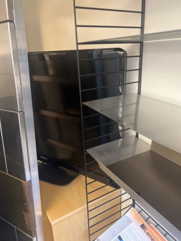 1278106-14 Rum med diverse testprodukter och möbler